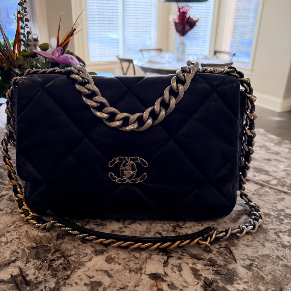 CHANEL 19 handbag - black, silver/gold chain, medium